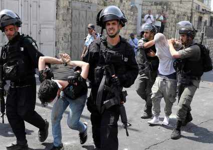 اعتقال أربعة مواطنين من القدس بينهم حارس للأقصى