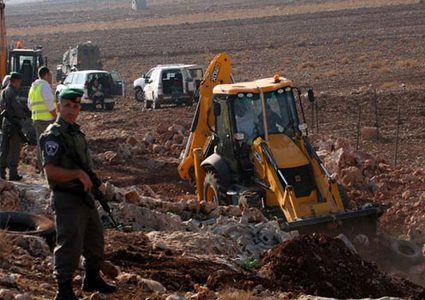الاحتلال يجرف أراض في خربة يانون جنوب نابلس