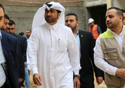 نائب السفير القطري يصل قطاع غزة عبر معبر ايرز