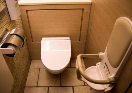 اختراع غريب.. "كرسي مرحاض" يكشف أمراضك القلبية