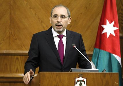 الصفدي : الأردن لم يتخذ قراره بعد بشأن المشاركة بمؤتمر البحرين