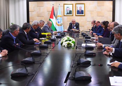 اشتية: الحكومة جاهزة لإنجاح الانتخابات