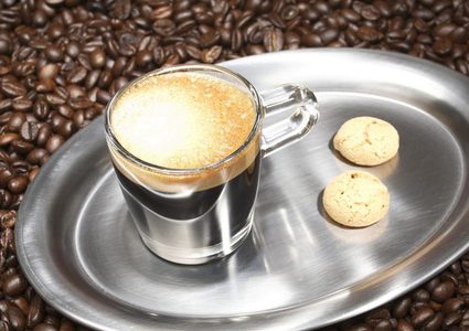 الأطباء يحذرون من إدمان القهوة