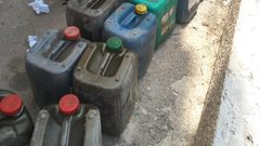 ضبط سولار وزيت سيارات مهرب في الخليل و رام الله