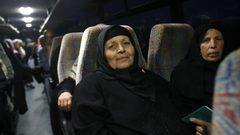 أهالي أسرى غزة يتوجهون لزيارة أبنائهم في سجن" الرامون"