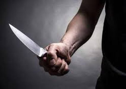 طعنة تنهي حياة نجار على يد عامل لديه