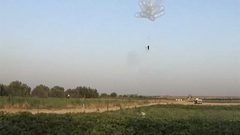 الاحتلال يزعم: إطلاق بالونات حارقة من غزة