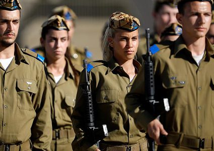 سجن جندي إسرائيلي 11 شهراً لطعنه أحد الجنود داخل قاعة عسكرية