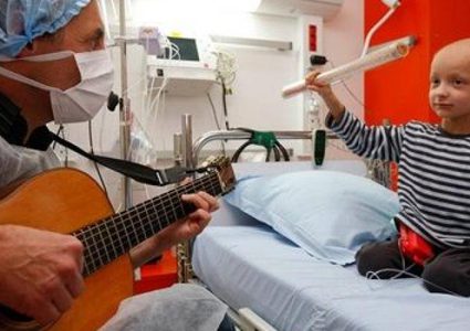 دراسة: الموسيقى تخفف آلام مرضى السرطان