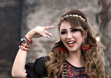 آية عبد الله تعلن طرح أغنية "مصر نمبر وان"