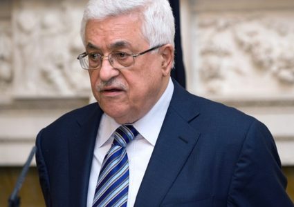 الرئيس يتسلم التقرير السنوي لصندوق الاستثمار الفلسطيني