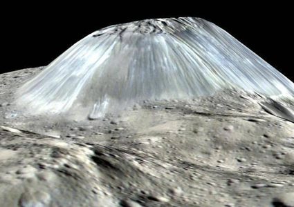 "ناسا" تكشف صورة لجبل "لم تر البشرية مثله"