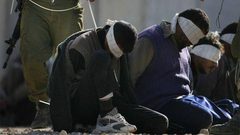 اعتداءات بالجملة على الأسرى في معتقل "عصيون" خلال عملية اعتقالهم