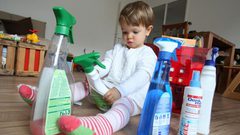 طرق لإسعاف الأطفال من تسّمم مواد التنظيف