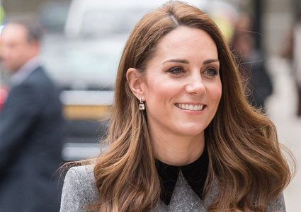 للمرة الأولى كايت ميدلتون ترتدي فستاناً بتوقيع مصمم عربي