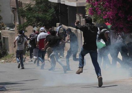 إصابات بالاختناق جراء قمع الاحتلال لمسيرة كفر قدوم