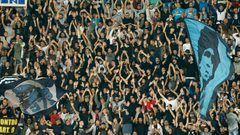 بطريقة ساخرة... جماهير نابولي ترحب بعودة ساري إلى يوفنتوس