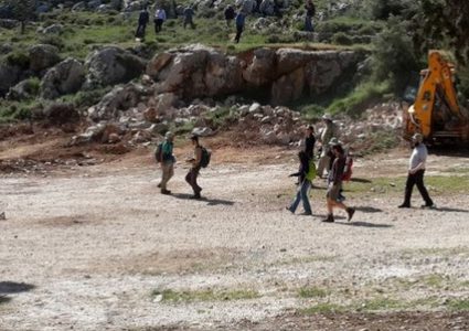 وقفة في منطقة برك سليمان تنديدا باقتحامات المستوطنين