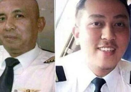 طيار يقطع الأكسجين عن المسافرين ويحطم الطائرة