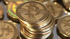 عملة البيتكوين تتجاوز حاجز الـ10 آلاف دولار