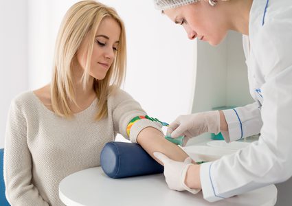 اختبار دم لتسهيل الكشف عن سرطان المبيض