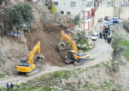 الاحتلال يهدم بركسا وغرفة زراعية وخزّانا شمال طولكرم