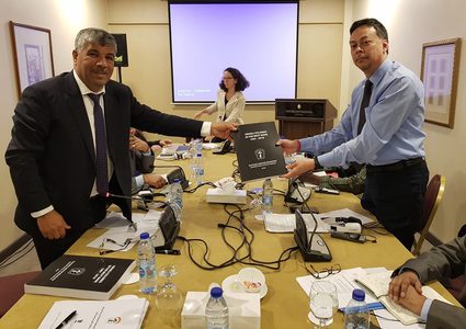 لجان التقصي تتسلم تقرير هيئة مقاومة الجدار والاستيطان