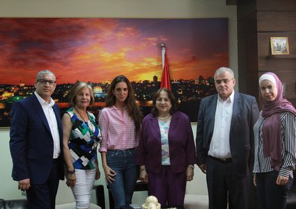 بحث إنشاء مركز لجراحة الأعصاب بمستشفى رفيديا