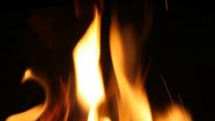 جريمة مروعة... مراهقون يضرمون النار بجسد طفلة