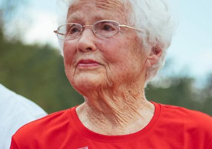 مسنة بعمر ال103 تصنع التاريخ .. وتحقق رقما قياسيا عالميا !