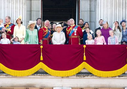 الأمير لويس يخطف الأنظار في عيد الملكة إليزابيث