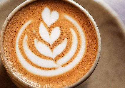 "خوارزمية" تحدد كمية القهوة المثالية لتبقيك يقظا