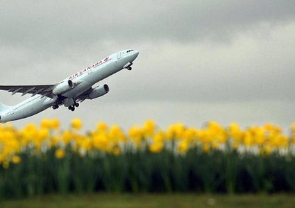 استيقظت لتجد نفسها وحيدة على متن الطائرة