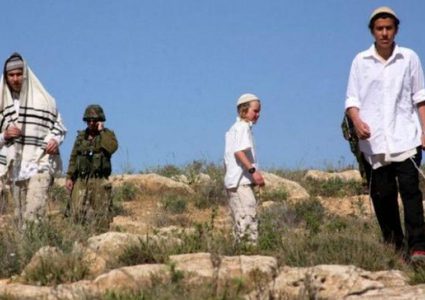 الاحتلال ينصب أسلاكا شائكة حول أراضٍ شمال يعبد