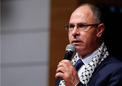 مصطفى: نتواصل مع كافة الجهات لمناصرة شعبنا وقضيتنا العادلة