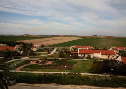 معاريف: مستوطنون رفضوا ضابطًا بدويًا كاد يفقد حياته لأجلهم