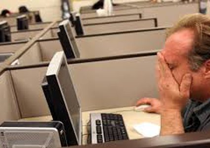 هل تعاني من متلازمة الحاسب الالي؟ اليك بعض الاعراض