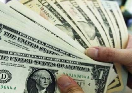 الدولار يواصل الهبوط أمام اليورو والين