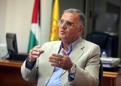 مقبول : الرئيس عباس بصدد تنظيم مؤتمر رداً على "المنامة"