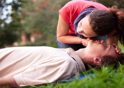 ماذا يحدث داخل جسمك ودماغك عند الإغماء؟