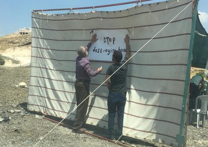 بلدية الاحتلال تهدم خيمة للاعتصام في حي وادي ياصول