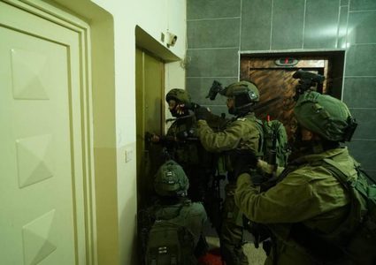 الاحتلال يسلب مبلغا ماليا من مواطن ويستدعيه لمراجعة مخابراته