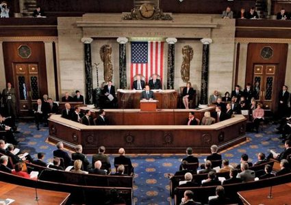 أعضاء في الكونغرس يحاولون منع ترامب من بدء حرب ضد إيران