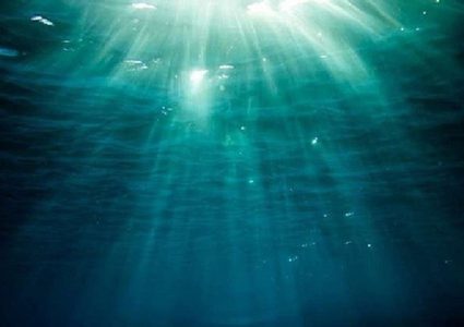 العلماء يكتشفون خزانا ضخما للمياه العذبة تحت المحيط