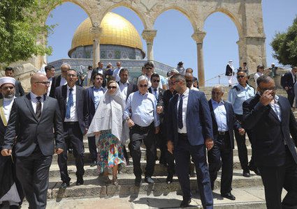 "إسرائيل" توبخ سفير تشيلي بسبب زيارة رئيسها للأقصى