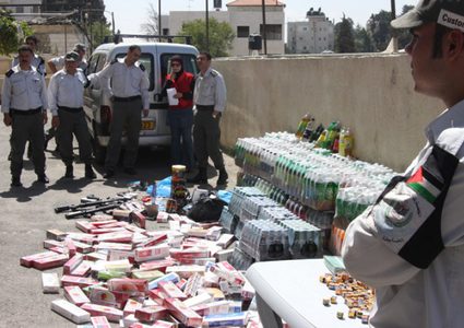 ضبط وإتلاف بضاعة مهربة في بيت لحم