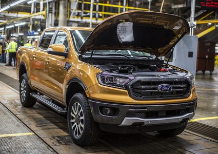 "فورد" الأمريكية تخلي 6 من مصانعها وتسرح 12 ألف عامل