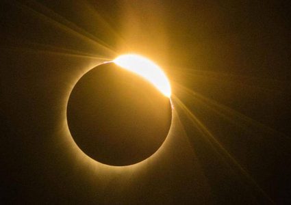 العالم على موعد مع ظاهرة فلكية مميزة الشهر القادم