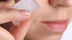 خرافات لا يجب تصديقها عن مسام البشرة