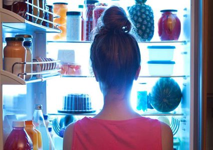 كيف تتوقف عن الأكل بشكل مفرط في الليل ؟